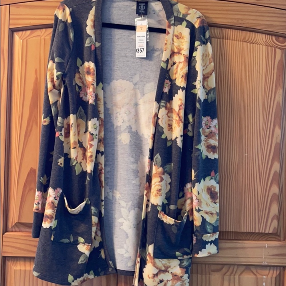 BNWT vintage Agnes and Dora cardigan hard to find